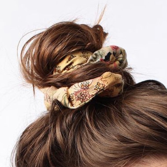 Lovely Scrunchies (5pcs) - Picture 3 of 3